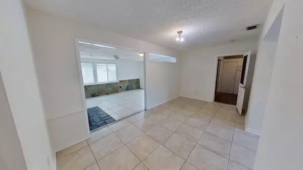 6374 HAMPTON DR N, St Petersburg, FL 33710