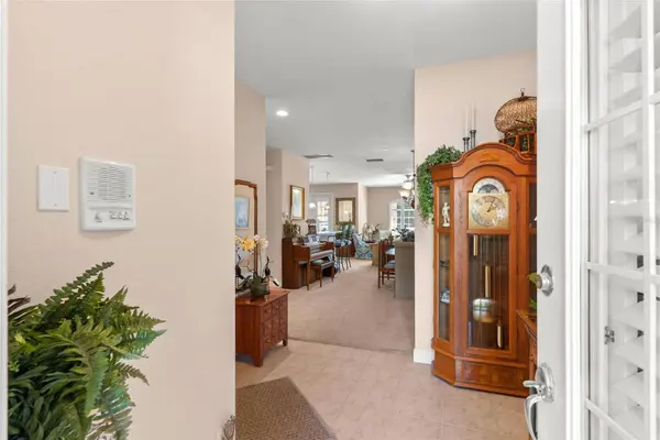 6339 VISTA VERDE DR E, Gulfport, FL 33707