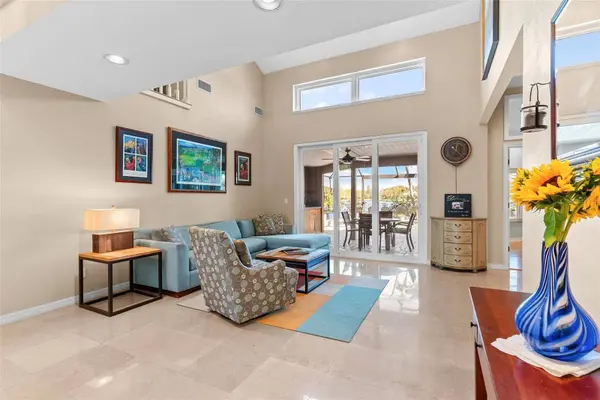 4731 COCONUT PALM CIR NE, St Petersburg, FL 33703