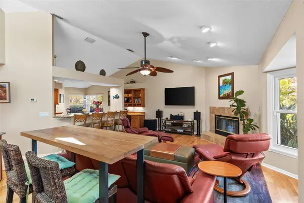 4731 COCONUT PALM CIR NE, St Petersburg, FL 33703