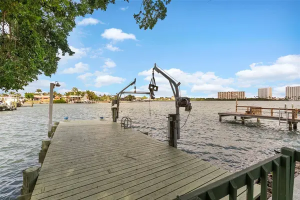 7887 9TH AVE S, St Petersburg, FL 33707