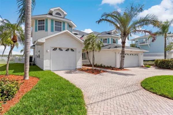 11445 9TH ST E, Treasure Island, FL 33706