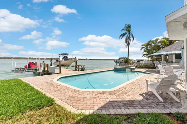 11445 9TH ST E, Treasure Island, FL 33706
