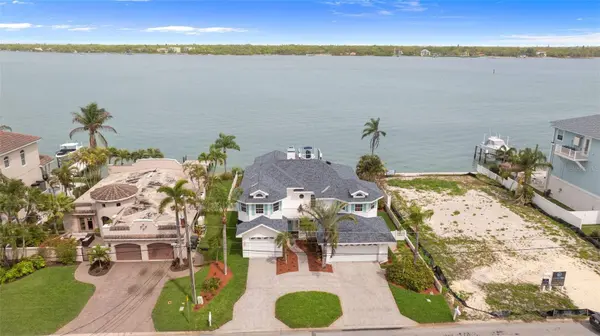 11445 9TH ST E, Treasure Island, FL 33706
