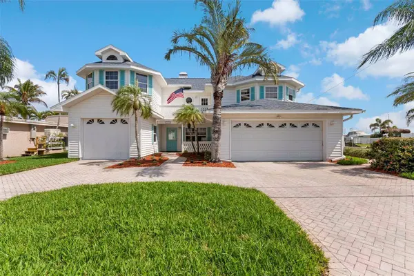 11445 9TH ST E, Treasure Island, FL 33706