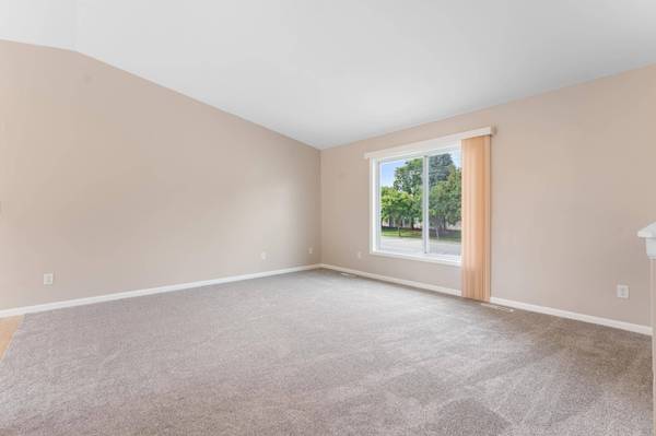 948 41st ST NW, Rochester, MN 55901