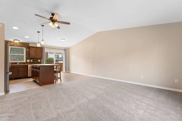 948 41st ST NW, Rochester, MN 55901