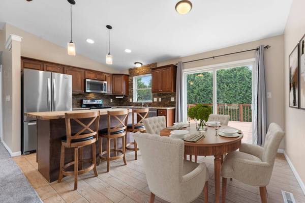 948 41st ST NW, Rochester, MN 55901