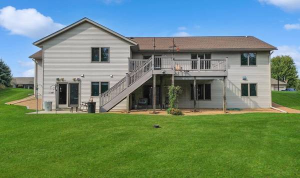 336 Whispering Hills DR, Saint Charles, MN 55972