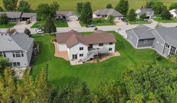 336 Whispering Hills DR, Saint Charles, MN 55972