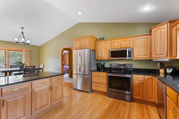 336 Whispering Hills DR, Saint Charles, MN 55972