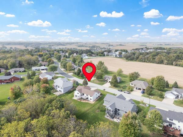 336 Whispering Hills DR, Saint Charles, MN 55972