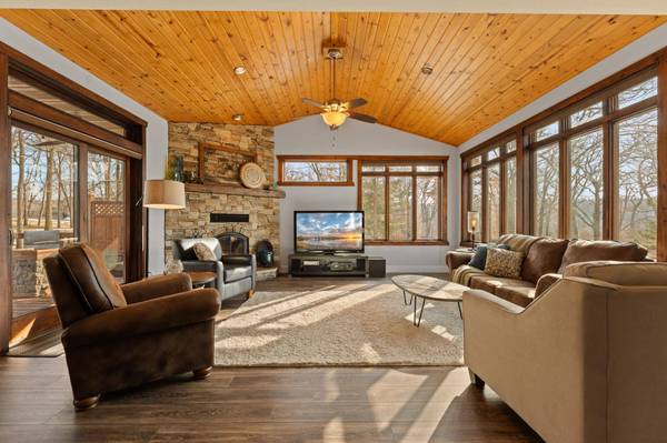 1120 Glendale Hills DR NE, Rochester, MN 55906