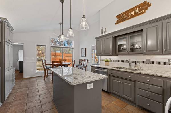 1120 Glendale Hills DR NE, Rochester, MN 55906