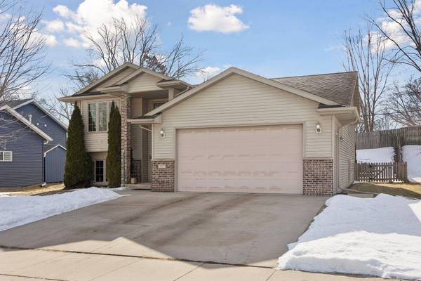 347 Brookestone DR SE, Rochester, MN 55904