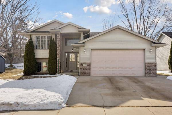 347 Brookestone DR SE, Rochester, MN 55904