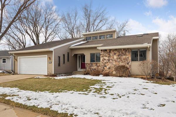 3423 Chalet DR NW, Rochester, MN 55901