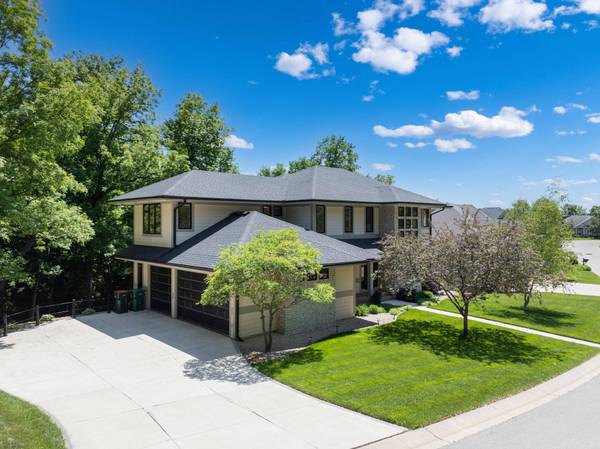 2422 Salem Heights LN SW, Rochester, MN 55902