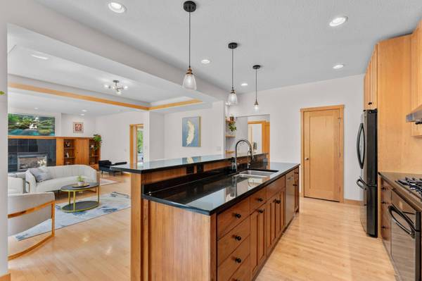 2422 Salem Heights LN SW, Rochester, MN 55902