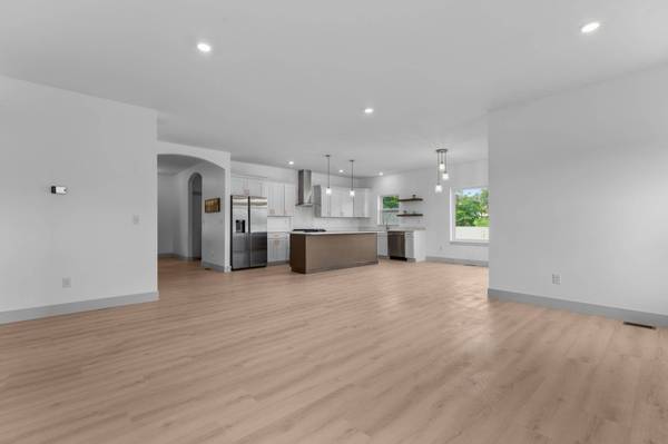 426 8th ST SW, Pine Island, MN 55963