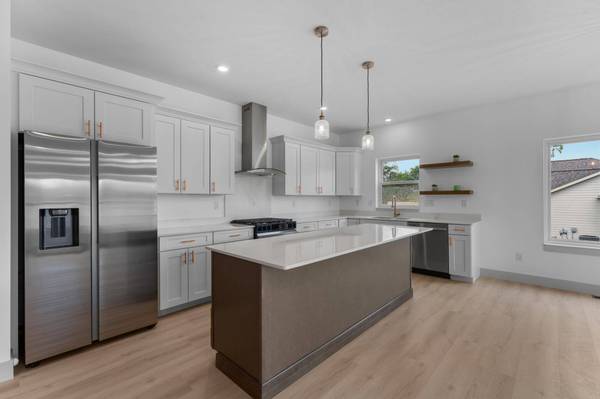 426 8th ST SW, Pine Island, MN 55963