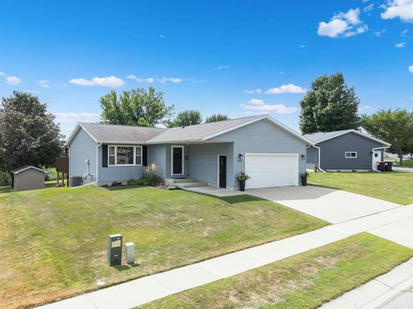 4212 Sapphire LN NW, Rochester, MN 55901