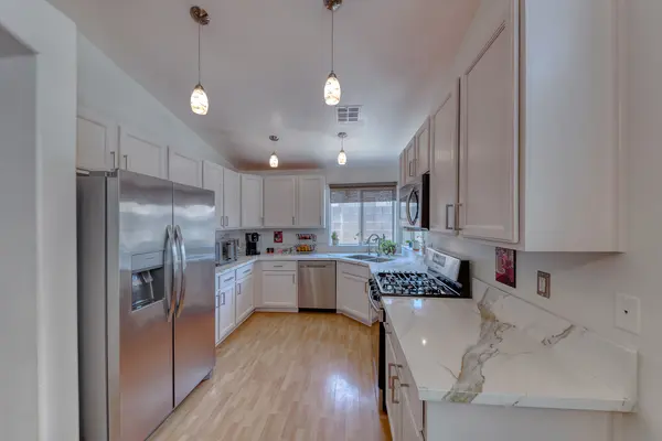990 Ridge Path Ave, Henderson, NV 89015-6925