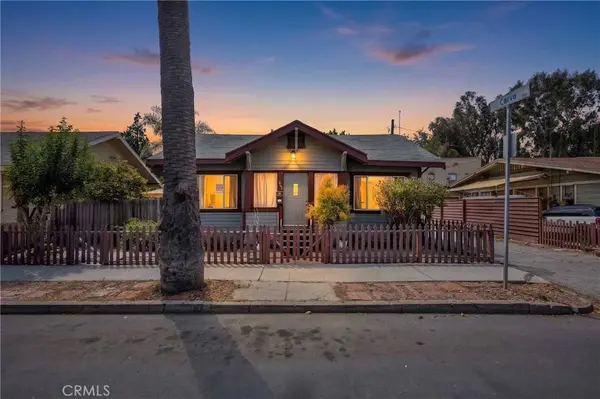 823 Maine, Long Beach, CA 90813