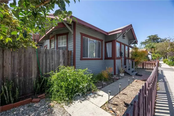 823 Maine, Long Beach, CA 90813