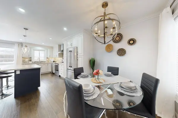 92 Hartrick PL, Whitby, ON L1R 2C3