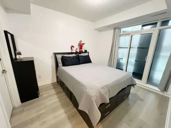 1 Climo LN #G11, Markham, ON L6E 0V8