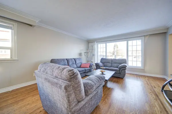 10 Pastrano CT, Toronto E08, ON M1M 1X1