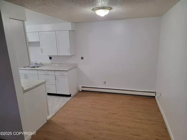 3505 Iowa ST, Anchorage, AK 99517