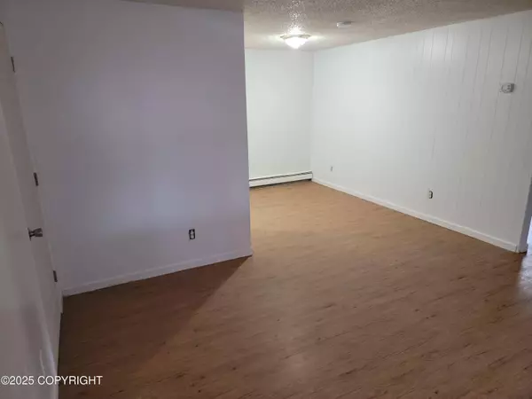 3505 Iowa ST, Anchorage, AK 99517