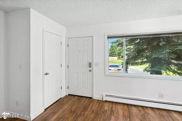 2040 Minerva WAY, Anchorage, AK 99515