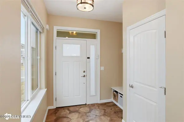 8745 Dry Creek LOOP, Anchorage, AK 99502