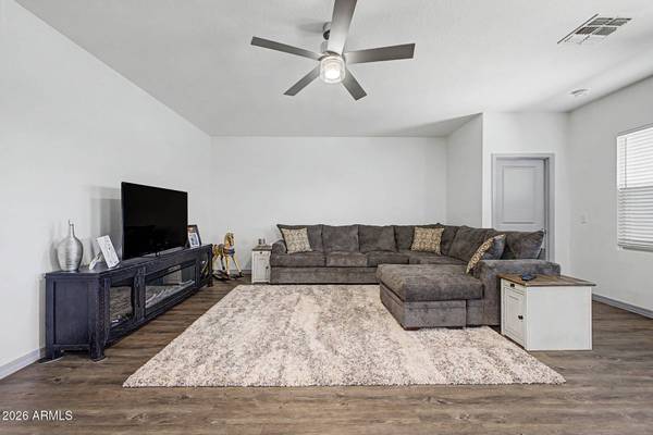 37035 W MATTINO Lane, Maricopa, AZ 85138