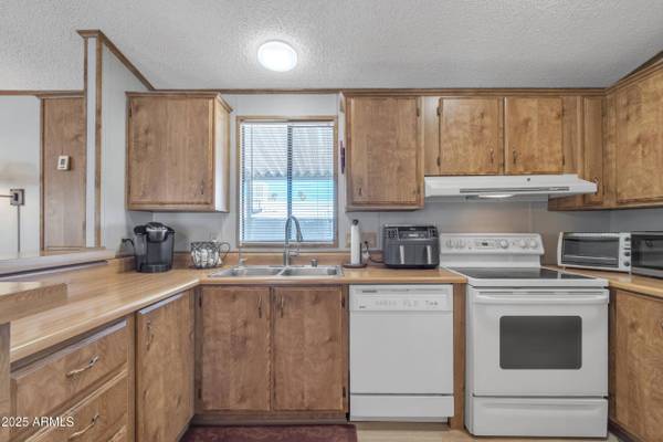 2175 W SOUTHERN Avenue #242, Apache Junction, AZ 85120