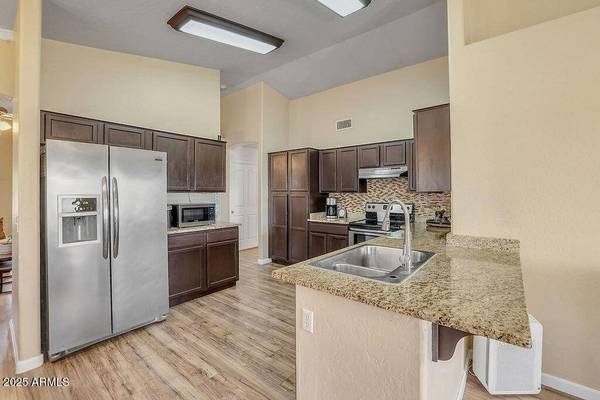 235 S KINGSTON Street, Chandler, AZ 85225