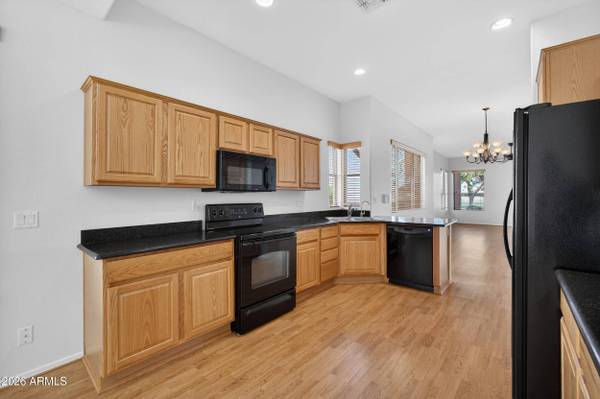 24611 S GOLFVIEW Drive, Sun Lakes, AZ 85248