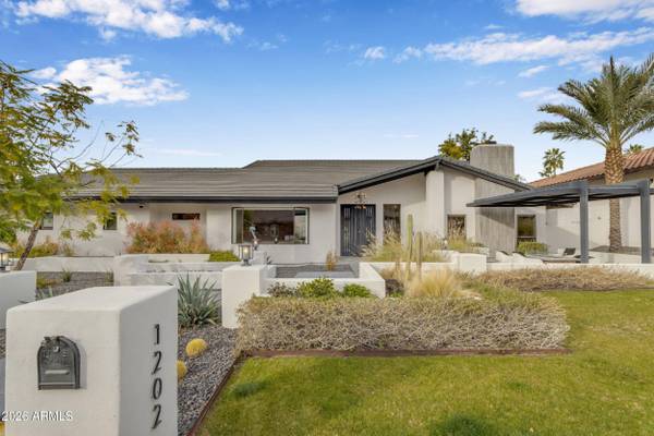 1202 W DAHLIA Drive, Phoenix, AZ 85029