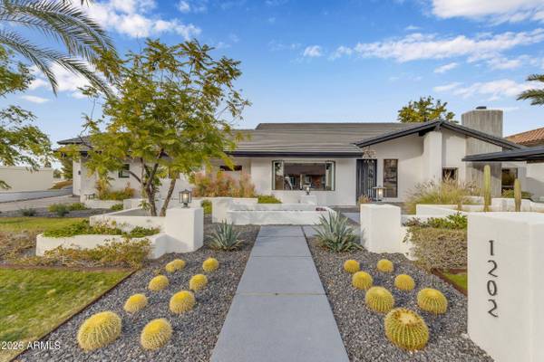 1202 W DAHLIA Drive, Phoenix, AZ 85029