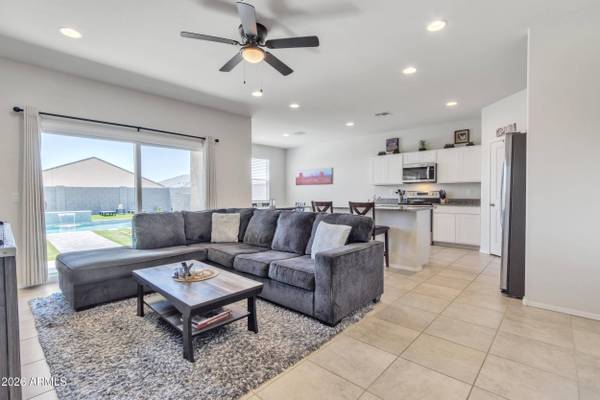 1167 W AVALON CANYON Drive, Casa Grande, AZ 85122