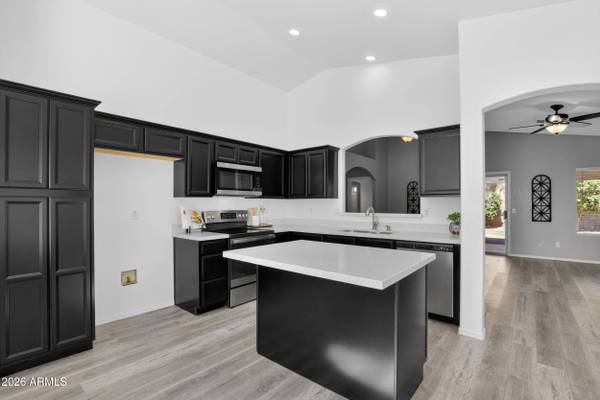 6760 E NORTHRIDGE Street, Mesa, AZ 85215