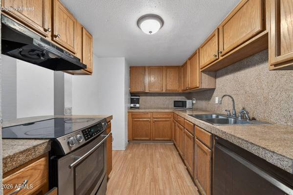 8243 N 34TH Drive, Phoenix, AZ 85051
