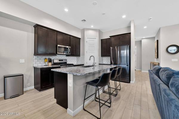 4840 E VILLAGE Drive, Scottsdale, AZ 85254
