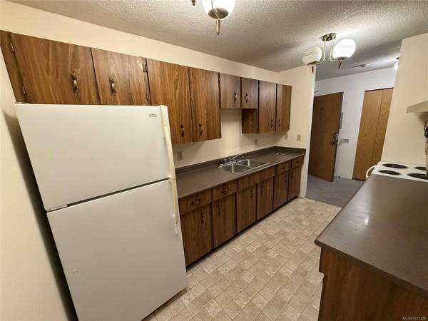 755 Hillside Ave #306, Victoria, BC V8T 5B3