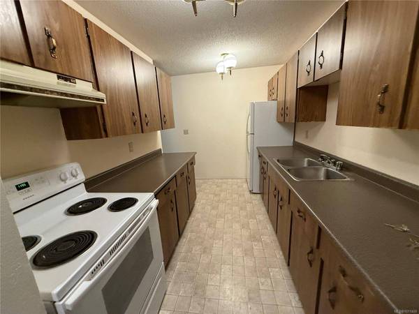 755 Hillside Ave #306, Victoria, BC V8T 5B3