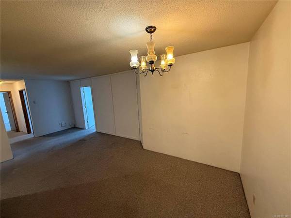 755 Hillside Ave #306, Victoria, BC V8T 5B3