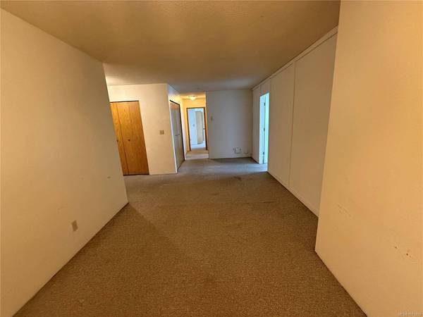 755 Hillside Ave #306, Victoria, BC V8T 5B3